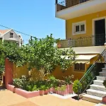 דירה Liostasi Retreat
